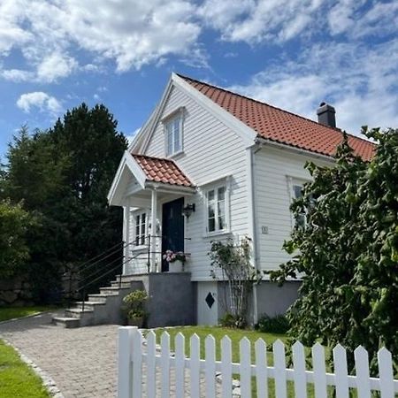 Hybel Med Bad Apartment Egersund Exterior foto